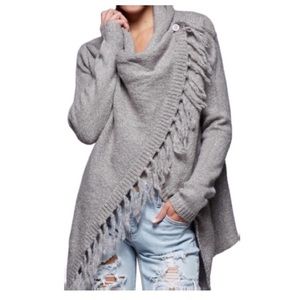 Love stitch fringe sweater S
